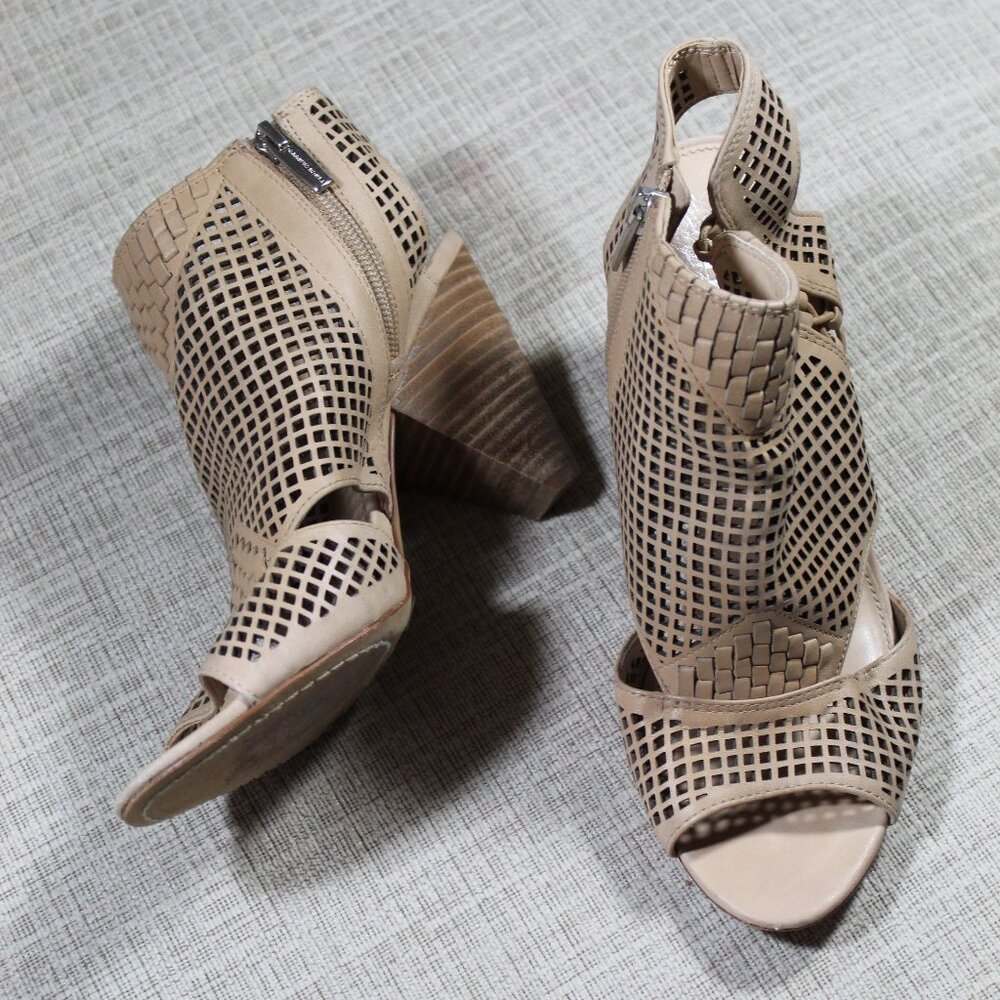 Vince Camuto Size 8.5 Laser Cut Neutral Peep Toe Ankle Booties